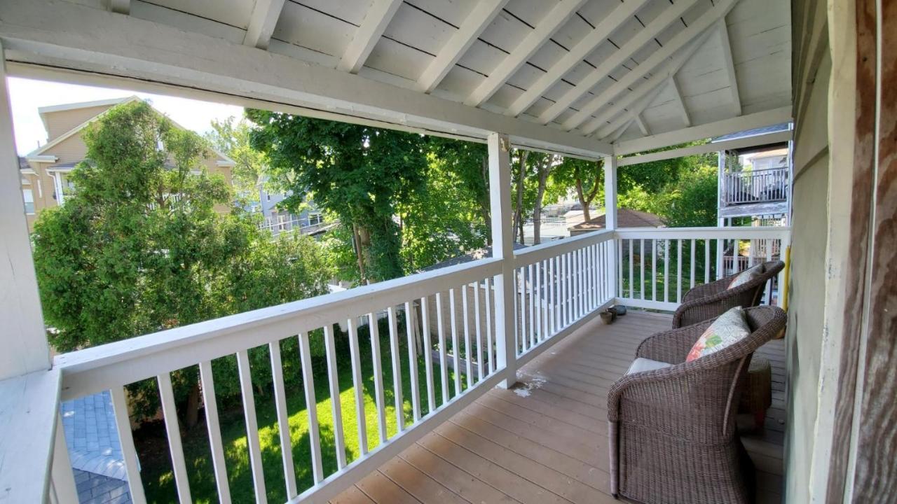 Near Train Station Gorgeous 3-Bedroom Apartment With Patios Boston Exterior photo